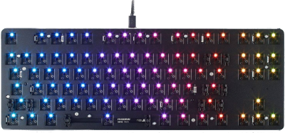 Геймърска механична клавиатура основа Glorious RGB GMMK TKL, ISO Layout 1